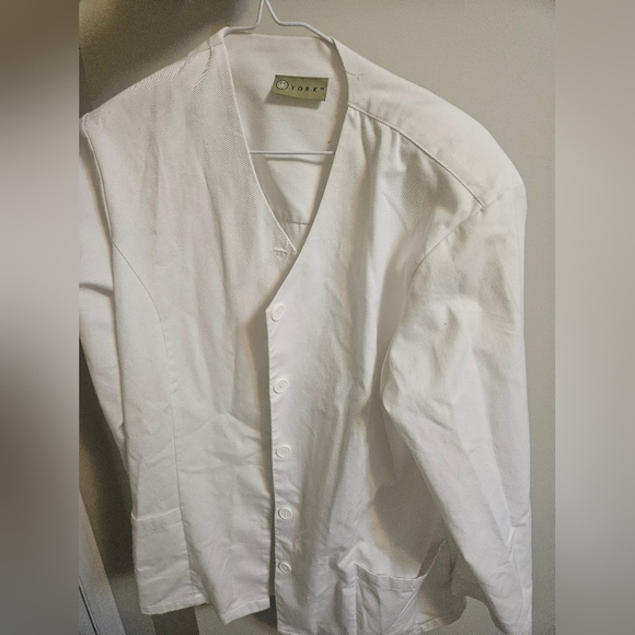White coat - Picture 3 of 5